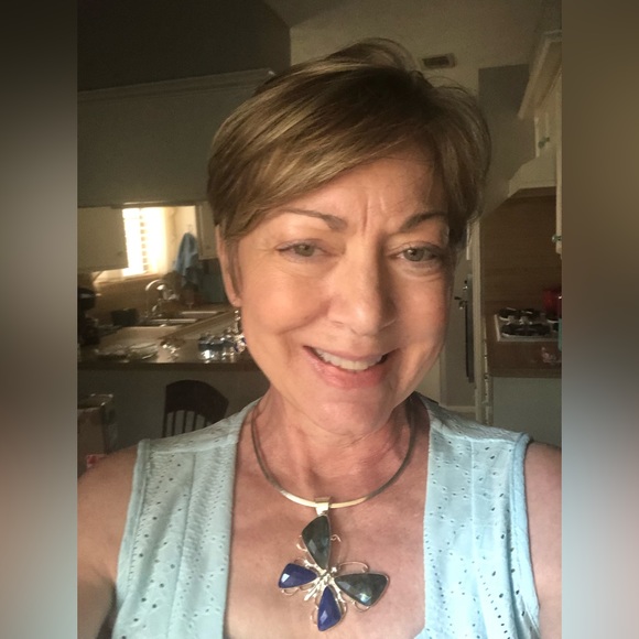 Meet your Posher, Jana & Pearl 🦋🐾💕 - Picture 1 of 7